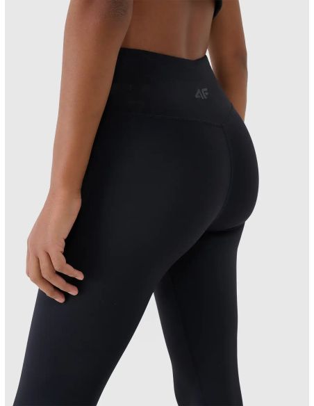 4F Malla técnica FNK Slim Fit Women