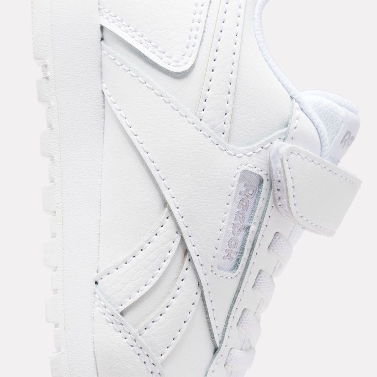 Reebok Glide Kids 100222880: Style and comfort for the little ones.