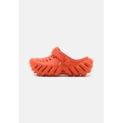 Crocs Echo Clog Junior: Comodidad moderna para los peques
