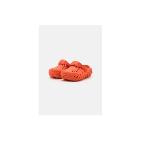 Crocs Echo Clog Junior: Comodidad moderna para los peques
