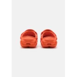 Crocs Echo Clog Junior: Comodidad moderna para los peques