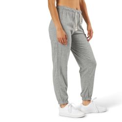 Pantalón Nike DM6390-063: Comodidad y estilo para el día a día.