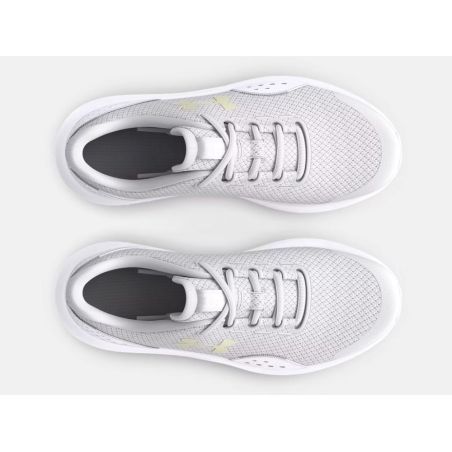 Under Armour Surge 4 Junior: Ready for action!