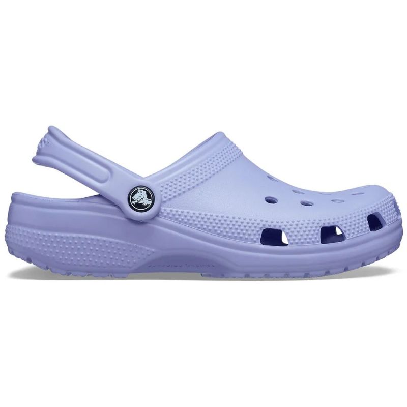 Crocs 10001-5BN: ¡Comodidad clásica para todos!