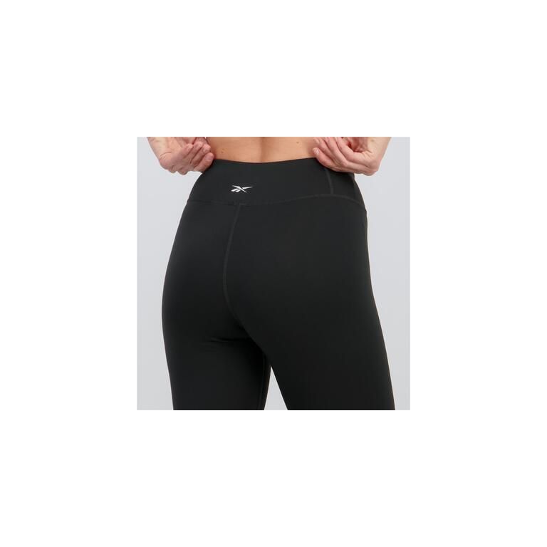 Mallas Reebok ID Train Capri: Comodidad y rendimiento