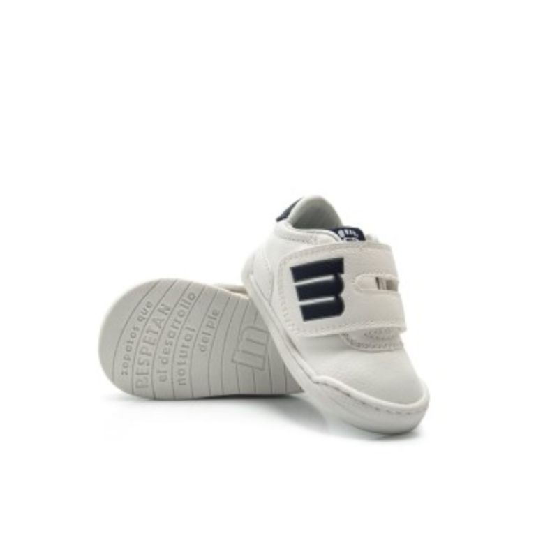Puma Rickie Classic Junior: Timeless Style and Everyday Comfort